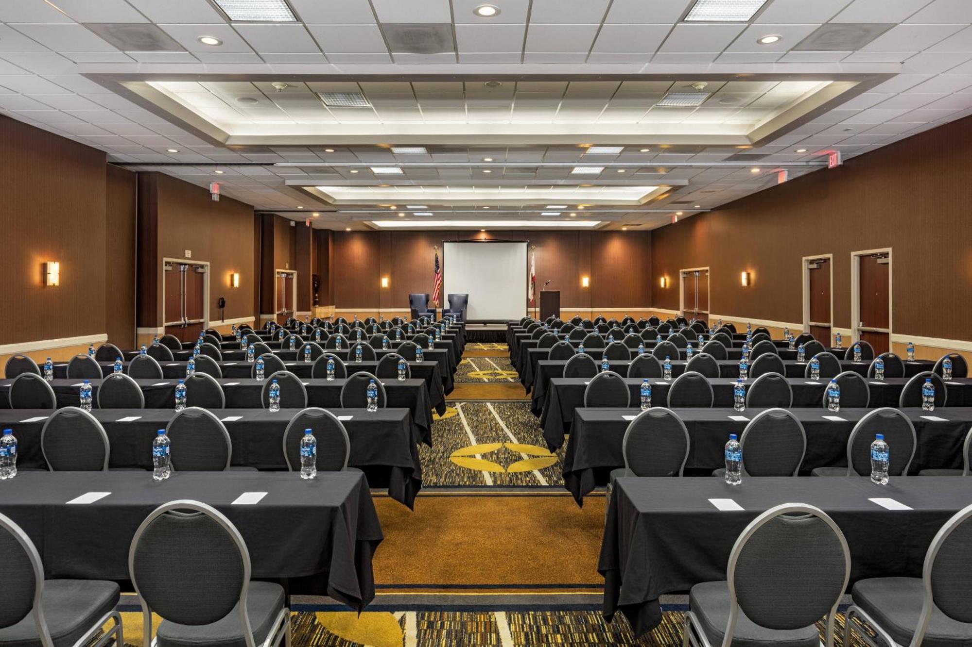 Courtyard By Marriott Los Angeles Pasadena/Monrovia Dış mekan fotoğraf