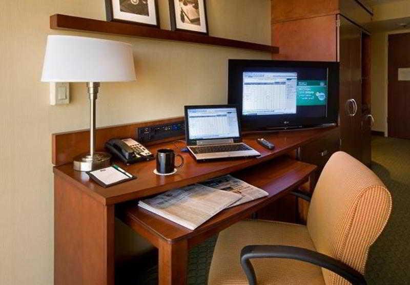 Courtyard By Marriott Los Angeles Pasadena/Monrovia Oda fotoğraf